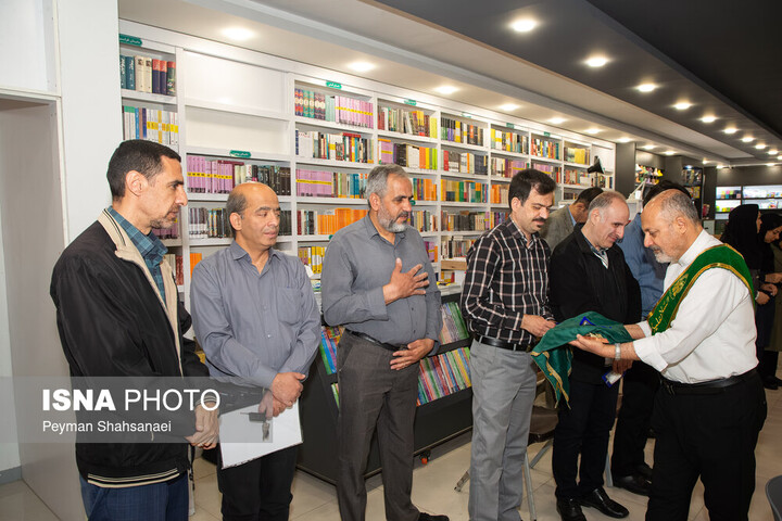 حضور خادمان حرم رضوی در جهاد دانشگاهی واحد اصفهان و اجرای مراسم معنوی
