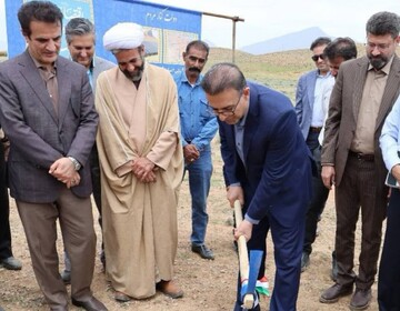 توسعه ظرفیت انرژی‌های پاک در قلب فارس/ نیروگاه خورشیدی «دودج» به مرحله اجرا رسید