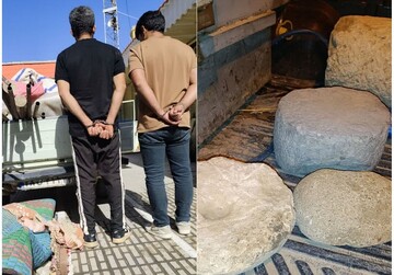 کشف ۴ پایه ستون اشیاء تاریخی در مرودشت