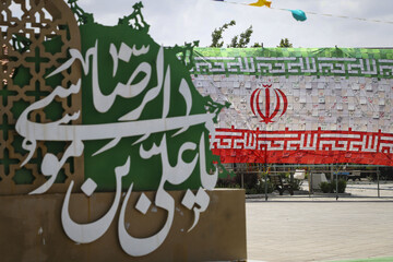 یک هنرمند نقاش: هنر رضوی می‌تواند هویت دینی و ملی ایرانیان را به جهان معرفی کند