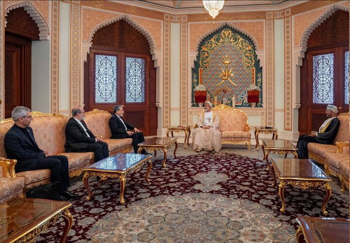 دیدار عراقچی با پادشاه عمان در مسقط