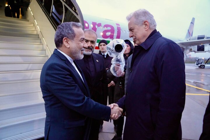 عراقچی وارد سن‌پترزبورگ شد