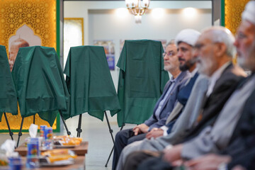 افتتاح نمایشگاه «آقا در لباس سربازی» و رونمایی از ۷ دست‌خط رهبر شهید انقلاب در غبارروبی‌ها