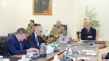 دیدار هیات بلندپایه دیپلماتیک و تجاری اتحادیه اروپا با شهباز شریف