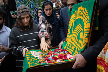 کاروان زیر سایه خورشید - گیلان