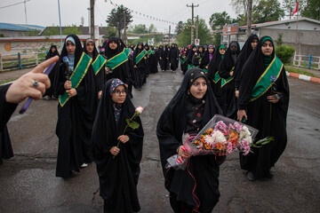 کاروان زیر سایه خورشید - گیلان