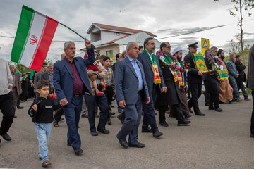 کاروان زیر سایه خورشید - گیلان