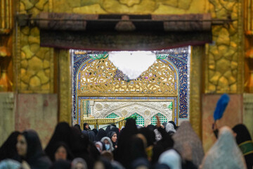 حال و هوای حرم مطهر رضوی در شب ولادت امام رضا (ع)