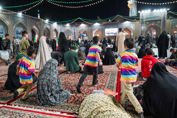 حال و هوای حرم مطهر رضوی در شب ولادت امام رضا (ع)