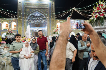 حال و هوای حرم مطهر رضوی در شب ولادت امام رضا (ع)