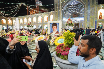 حال و هوای حرم مطهر رضوی در شب ولادت امام رضا (ع)