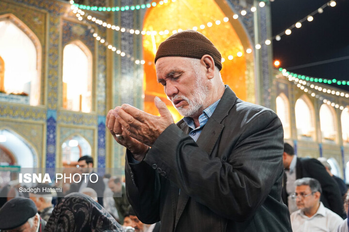 شکوه خیابانهای منتهی به حرم مطهر رضوی در شب میلاد امام هشتم(ع)
