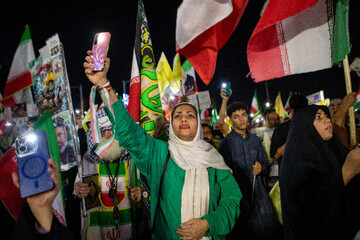 تجمع حامیان ولایت در شب میلاد امام رضا(ع) - اهواز
