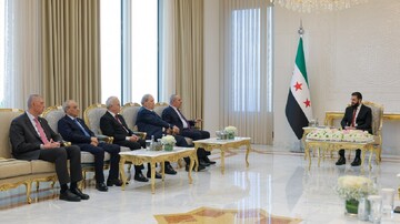 معاون محمود عباس با الشرع در دمشق دیدار کرد