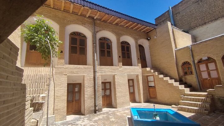 سند تک برگ دولتی بنفش عمارت عظیمی‌نژاد اراک به نام دولت صادر شد