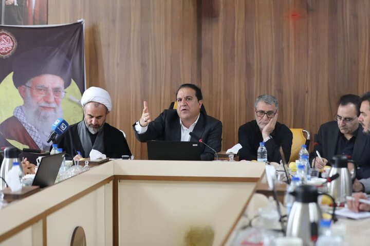 مدیریت جبهه اقتصادی و تأمین مایحتاج مردم با تمام توان در حال انجام است