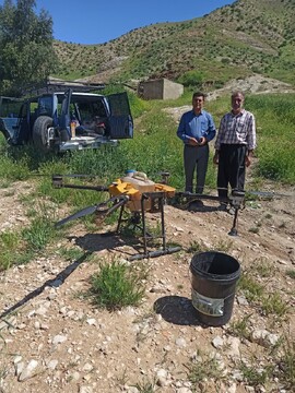 مبارزه با سن گندم در  آبدانان با پهپاد سمپاش