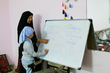 ایثار معلمان در شرایط جنگی