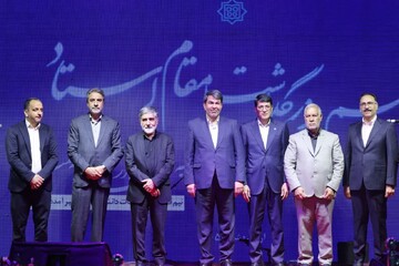 مراسم بزرگداشت مقام استاد در دانشگاه علوم پزشکی کرمان برگزار شد 