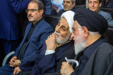 آیت الله محقق داماد و حجت الاسلام علی اکبر ناطق نوری در مراسم چهلم شهادت دکتر علی لاریجانی - حرم حضرت فاطمه معصومه(س)