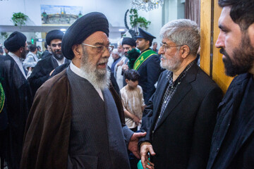 علی مطهری و آیت الله سید یوسف طباطبایی نژاد امام جمعه اصفهان در مراسم چهلم شهادت دکتر علی لاریجانی - حرم حضرت فاطمه معصومه(س)