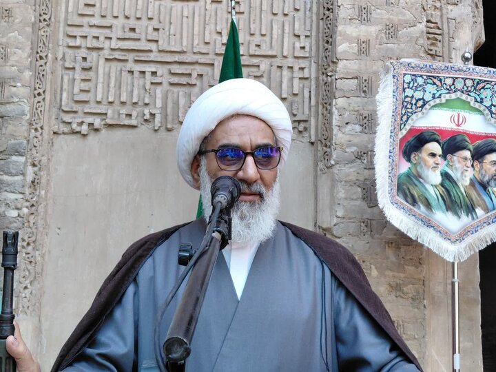امام جمعه ورامین: گرانی ریشه در سوءمدیریت دارد/ مردم تا پایان کنار انقلاب می‌مانند
