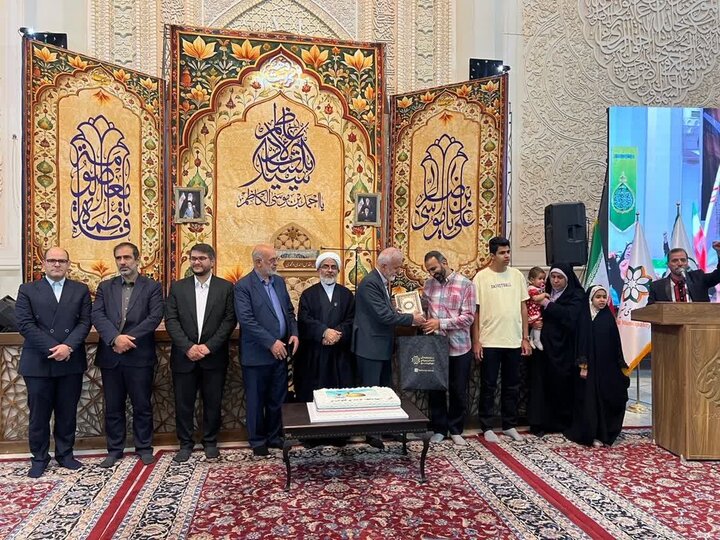 تجلیل از ۳۰۰۰ حافظ قرآن در صحن شاهچراغ (ع)
