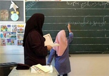 معلمان، افسران سپاه پیشرفت کشور هستند/ بازخوانی رسالت آموزشی در دوران دفاع مقدس سوم