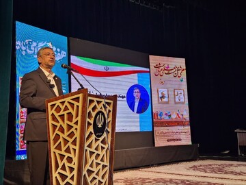 استاندار لرستان: رشد و اعتلای جامعه در گرو فکر و اندیشه معلمان است