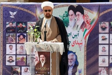 مدیر حوزه‌های علمیه لرستان: شهدا مصداق امت مبعوث شده از منظر قرآن هستند