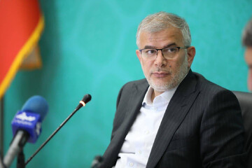 استاندار البرز: معلم معمار روح و مروج حقیقت است