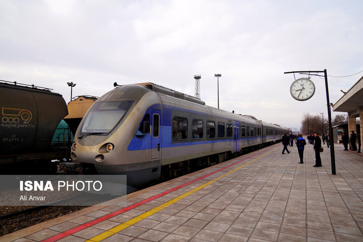 اولین قطار اردبیل راهی مشهد می‌شود