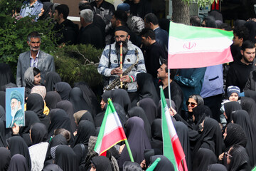 تشییع پیکر مطهر ۱۴ شهید مهمات خنثی نشده جنگ رمضان - زنجان
