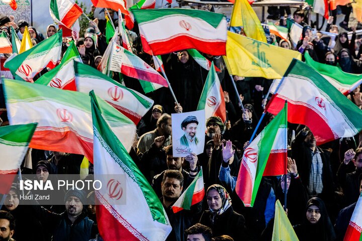 کامران: تجمعات شبانه علاوه بر نمایش همبستگی، حامل پیام روشنی برای طرف‌های خارجی است