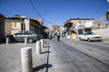 ۶ دروازه شیراز- (دروازه شاهداعی الله) در قدیم ،شیراز دارای شش دروازه بوده. هم اکنون در این شهر دروازه ای به جز دروازه قرآن وجود ندارد اما مردم  هنوز به محل دروازه های قدیمی اشاره می کنند.--دروازه شاهداعی الله در بولوار سیبویه، ابتدای خیابان آرامگاه شاهداعی الله وافع شده است.