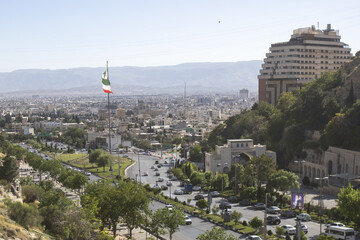 هویت زنده در قلب پارس/ تلاقی سنت و مدرنیته در روز شیراز