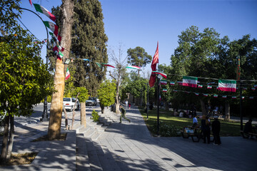 باغ ملی شیراز.این باغ سال‌های سال به‌عنوان باغ اصلی شهر شیراز شناخته شده بوده است. اصلی‌ترین بهسازی باغ هم در سال ۱۳۱۵ اتفاق افتاد که تغییرات اساسی و بزرگی در فضای باغ اعمال شد. پس از آن هم باغ ملی در دوران مختلفی از تاریخ مثل قاجار، پهلوی و جمهوری اسلامی بازسازی شد.