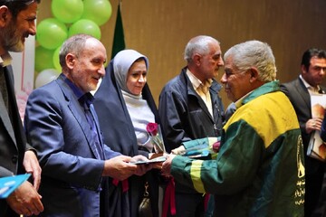 شهردار:پرداخت به‌موقع حقوق کارگران در دستور کار است/تجلیل از کارگران نمونه شهرداری اردبیل