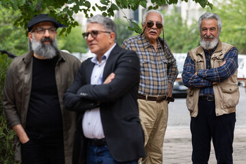 وداع با پیکر علی خسروی طراح گرافیک و نقاش