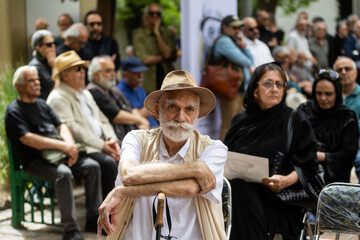وداع با پیکر علی خسروی طراح گرافیک و نقاش