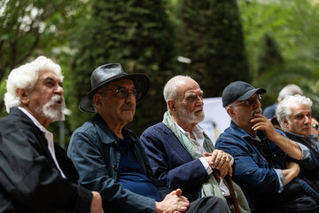 وداع با پیکر علی خسروی طراح گرافیک و نقاش