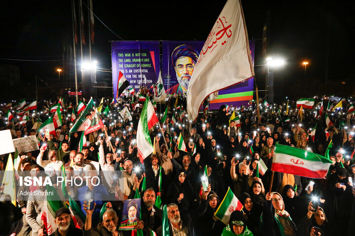 نمایش وحدت و همبستگی ملی در خیابان‌های اصفهان