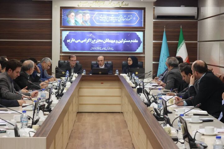 معاون استاندار اردبیل: مدیران دستگاه‌های اجرایی باید پای کار مردم باشند