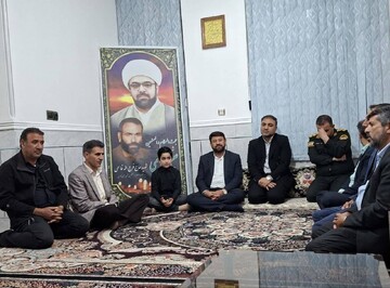 مدیرکل سیاسی استانداری فارس: تقابل امروز جبهه حق با دشمنان سرنوشت‌ساز و تاریخی است