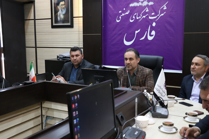 جایگاه دوم فارس در تعداد شهرک‌های صنعتی فعال کشور/ اشتغال ۴۹۰۰۰ نفر