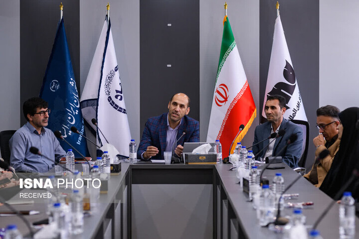 با همدلی و کار تیمی می‌توان بر مشکلات غلبه کرد
