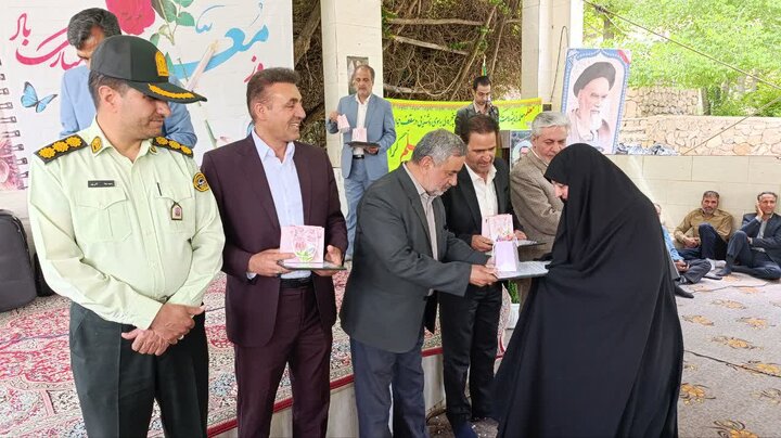 مدیر آموزش و پرورش بهاباد: معلمان فرماندهان خط مقدم جبهه فرهنگی و تبیین‌اند
