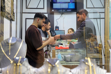 زندگی در موقعیت "نه جنگ، نه صلح" - کرمانشاه