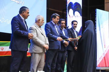 تجلیل از معلمان نمونه و دست‌اندرکاران حوزه تعلیم و تربیت در مراسم «سپاس معلم»، تجلیل از معلمان کرمان
