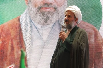 امام جمعه قرچک: مردم هرگز از حقانیت نظام کوتاه نخواهند آمد